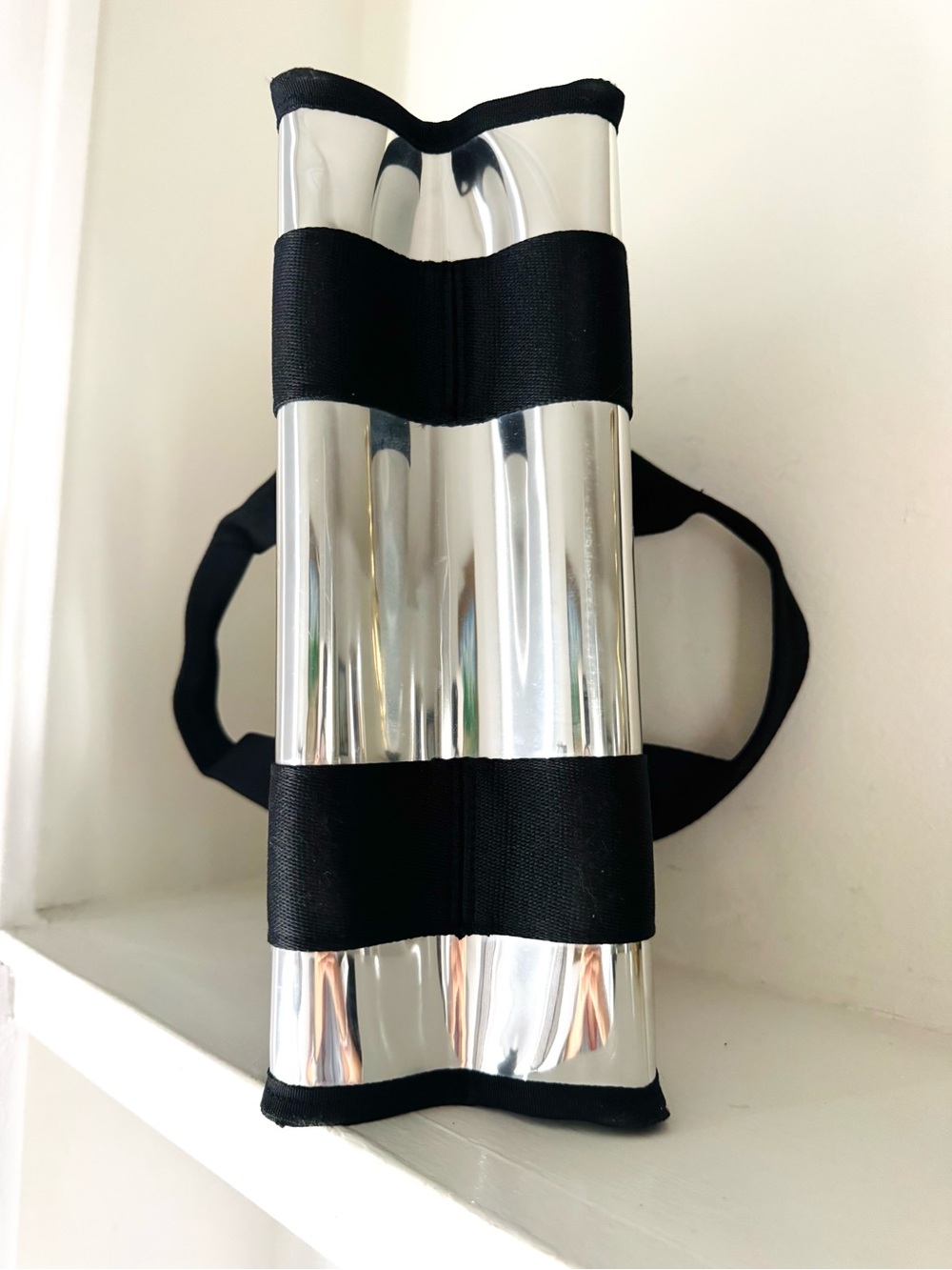 Case-Mate Mini Silver Chrome Tote with Black Straps - Picture 3 of 5